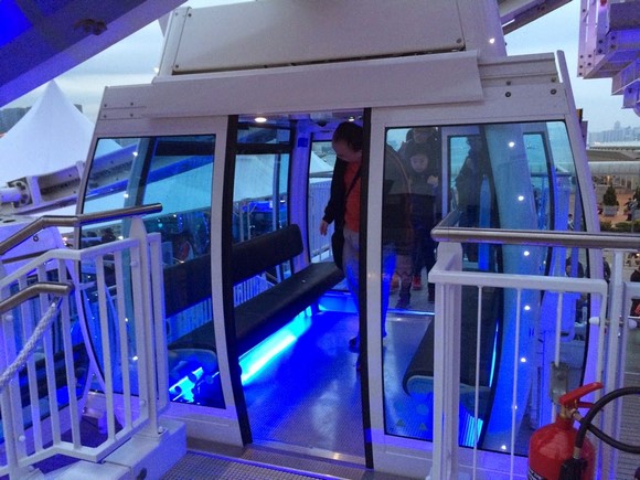 Hong Kong Ferris Wheel Cabin Seats