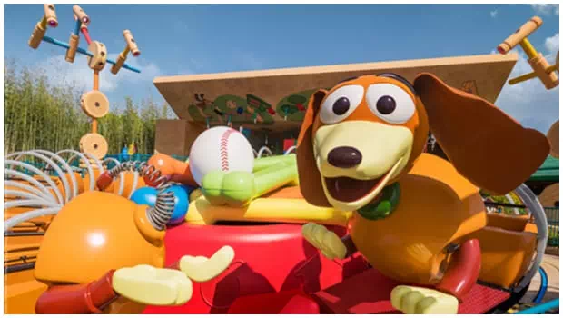 上海ディズニーランド必乗り_スリンキー・ドッグのぐるぐるコースター