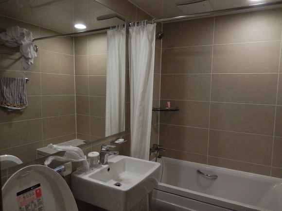 Hotel Skypark Central Myeongdong Seoul_double room no window_07