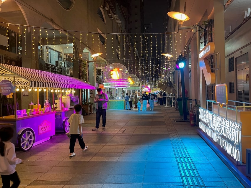 2025年澳門光影節首晚拍攝的照片-街區