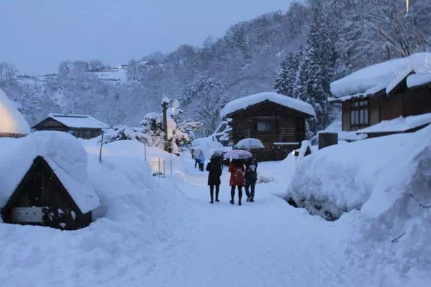 大雪覆蓋下的白川鄉合掌村