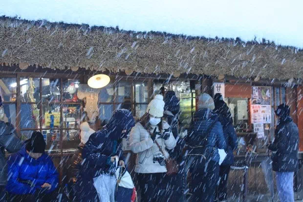 合掌村小食店