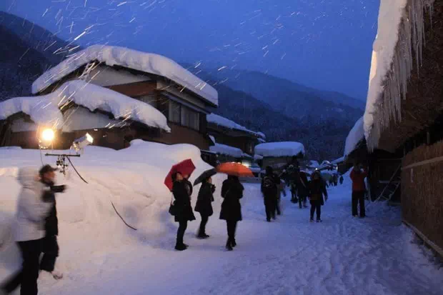 合掌村點燈