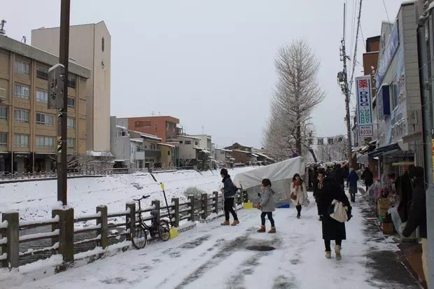 高山市宮川朝市