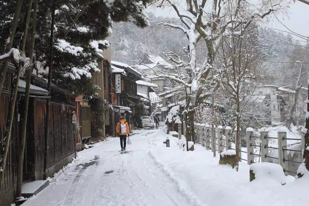 高山市雪景